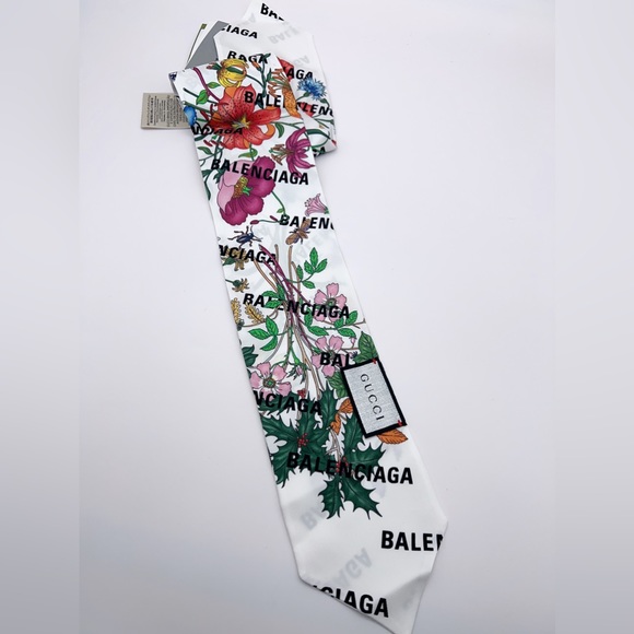 NWT 100% Authentic Gucci X Balenciaga Floral Print Silk Scarf - Picture 4 of 11